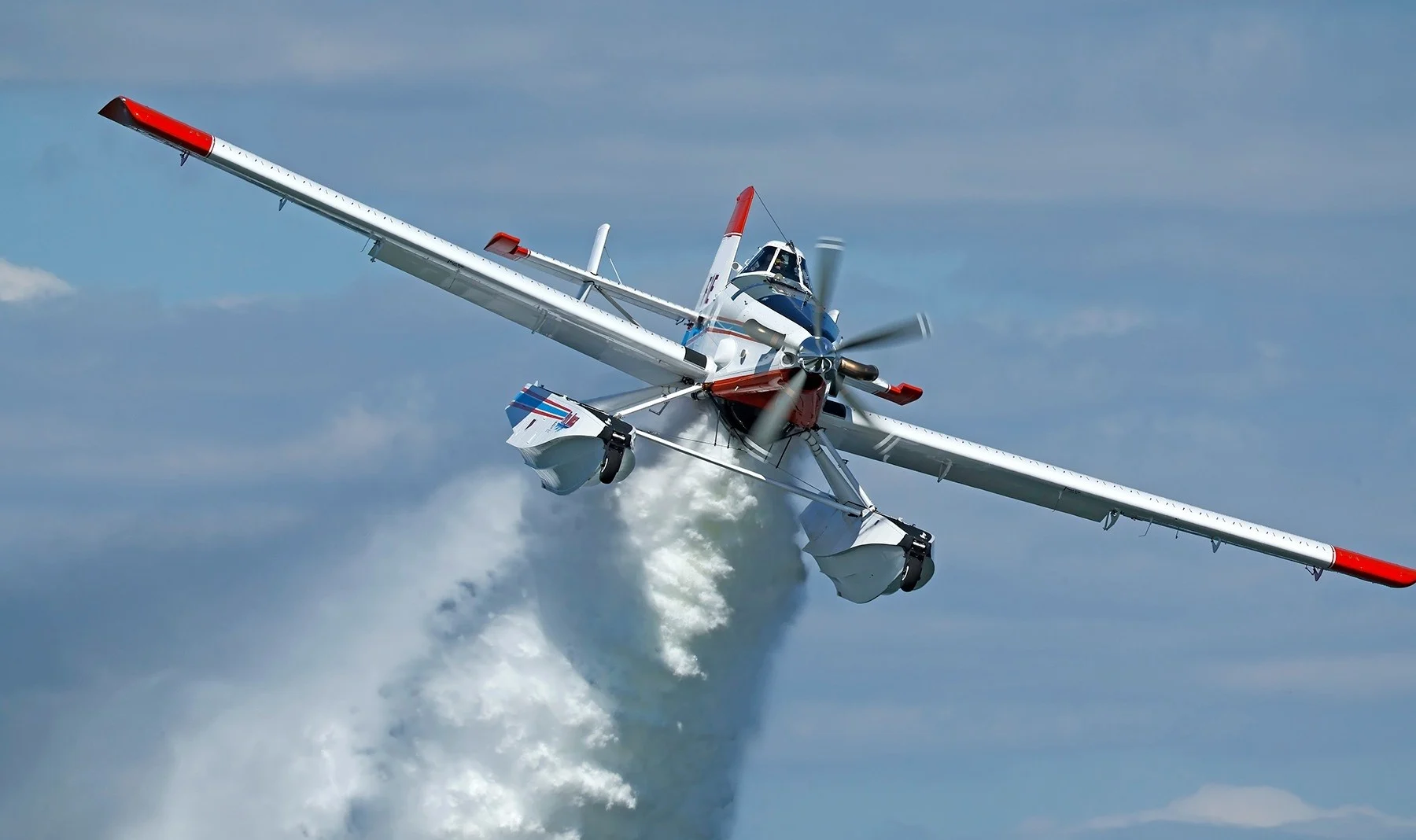 Air Tractor AT-802F Fire Boss Air Tractor AT-802F Fire Boss με αμφίβιους πλωτήρες για υδροληψία και αεροπυρόσβεση